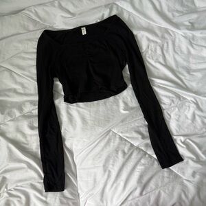 BP basic black scrunch front long sleeve crop top medium